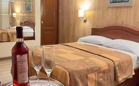 Hotel Asturias Inn